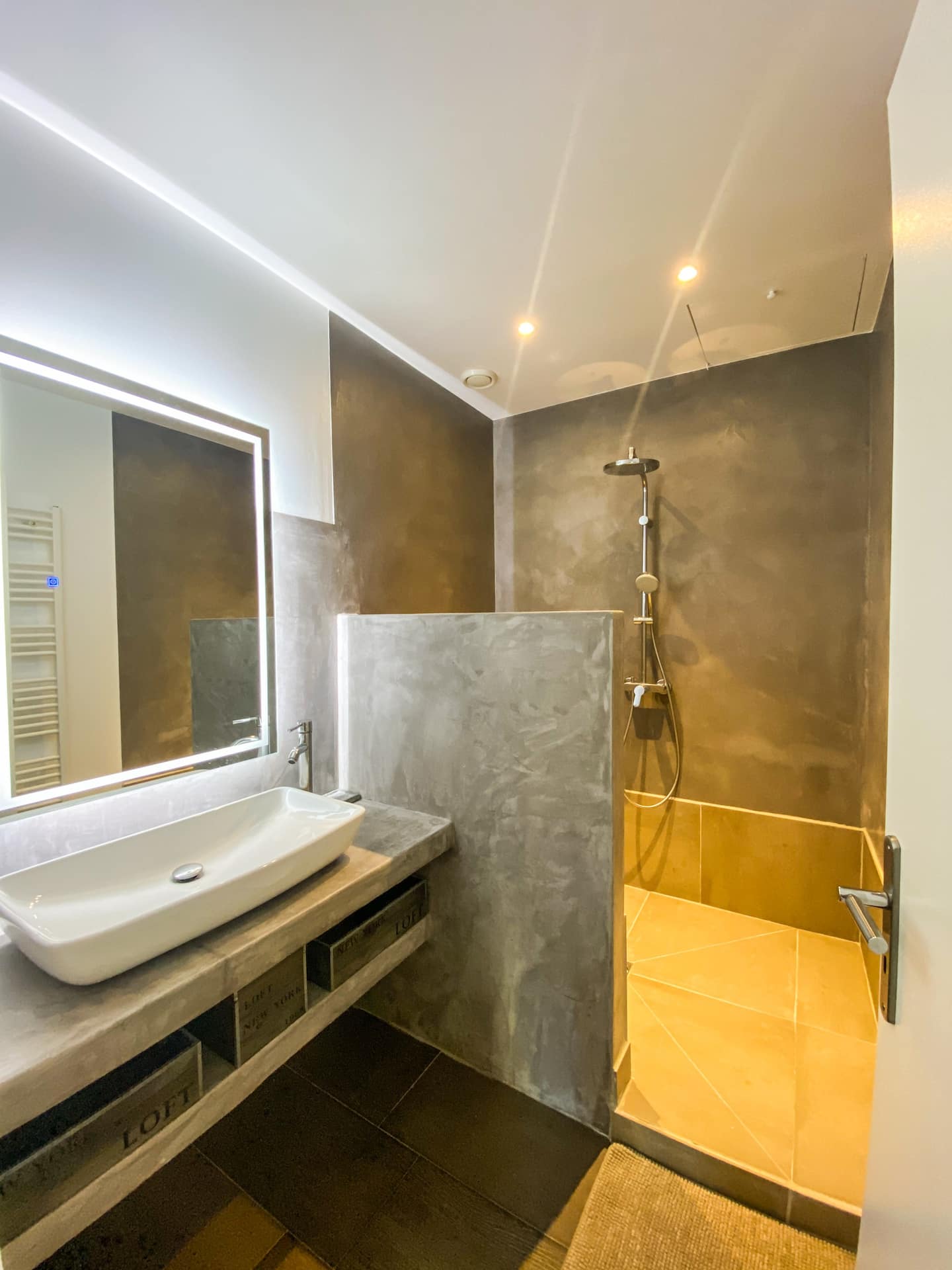 Villa Drossa - La salle de bain de l'appartement